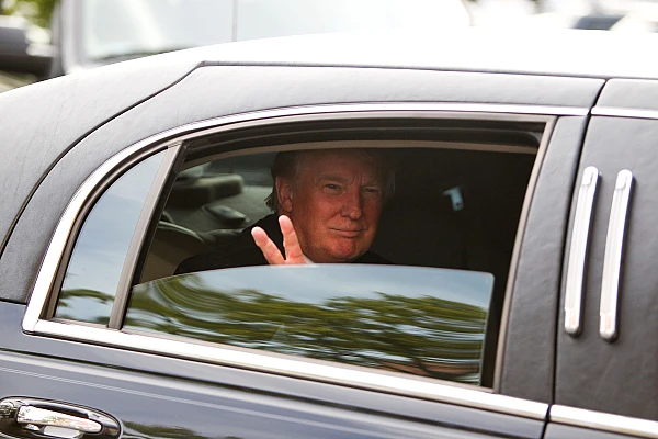 Trump, a vorbit cu copiii de Crăciun: „Nu voi lăsa un Moș rău să intre în SUA”