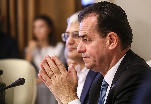 Orban cere CCR „să nu strice sărbătorile” înainte de decizia referitoare la pensiile magistraților