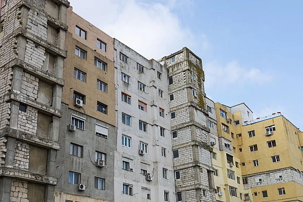 Avaria de la CET Sud ține Bucureștiul în frig. Aproape 40% din blocuri, cu căldură și apă caldă sub parametri