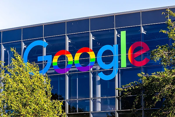 Larry Page, cofondatorul Google, se mută din California înaintea unei posibile "taxe pe miliardari"