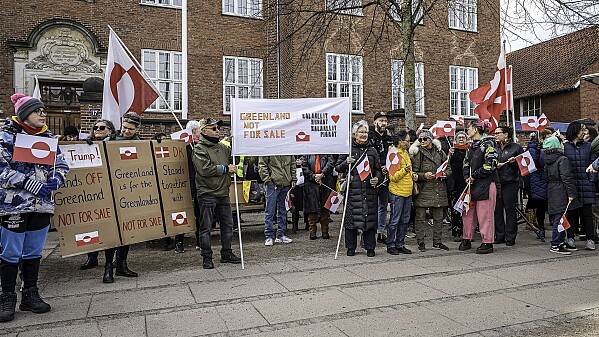„Nu vă atingeți de Groenlanda”: manifestații anunțate la Copenhaga și Nuuk, pe fondul declarațiilor lui Trump