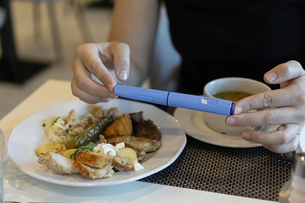 Efectele adverse ale Ozempic despre care nu se vorbește pe Instagram. Cazuri de vărsături severe și paralizie gastrică