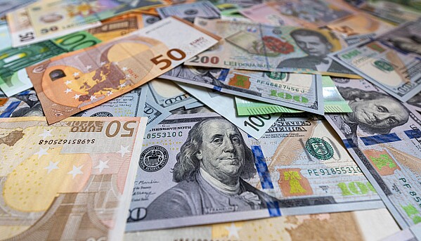 Curs BNR 21 ianuarie 2026. Euro în creștere ușoară, dolarul și aurul se apreciază