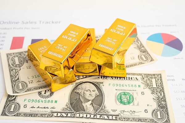 Curs BNR, 23 ianuarie 2026. Euro ușor în creștere. Dolarul scade, aurul explodează