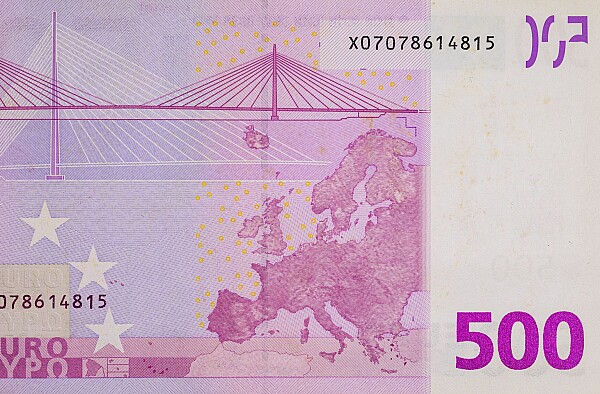 Polonia amână adoptarea monedei euro pe fondul performanțelor economice solide