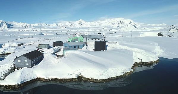 Locuri de muncă în Antarctica pentru români. Se caută bucătari, instalatori, mecanici și dulgheri
