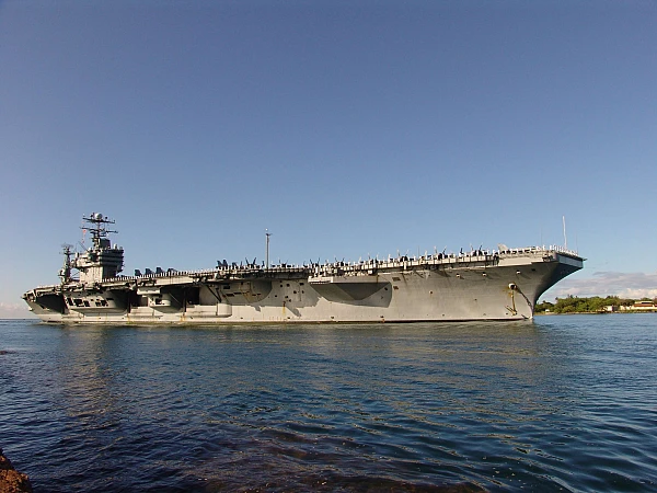 Portavion american și distrugătoare, desfășurate în Orientul Mijlociu, pe fondul temerilor privind un atac al SUA asupra Iranului