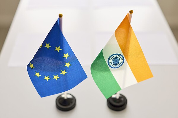 UE și India semnează cel mai mare acord de liber schimb. Piață pentru 2 miliarde de oameni și tarife auto de 10%