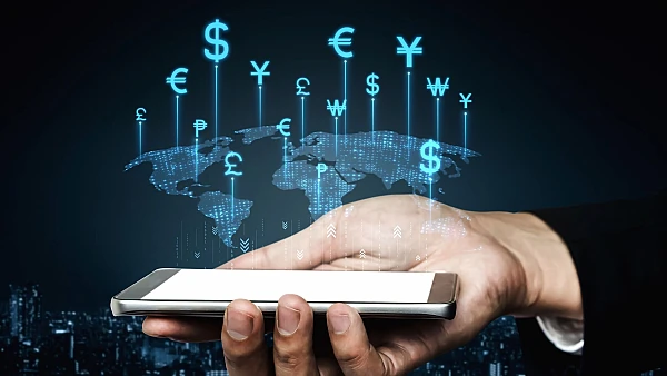 Curs BNR, 4 februarie 2026. Euro scade ușor, dar Aurul explodează!