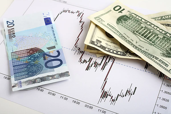 Curs valutar BNR 12 februarie 2026. Dolarul urcă vizibil, euro trece de 5,09 lei. Aurul scade