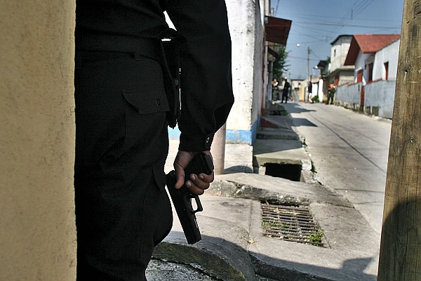 Violențe în Mexic după uciderea lui „El Mencho”, liderul cartelului CJNG. Țara, paralizată de blocaje și incendii