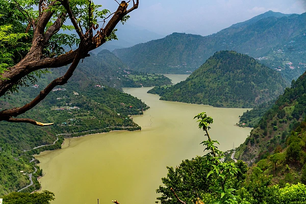 Apa devine un nou motiv de conflict între India și Pakistan, după finalizarea unui baraj