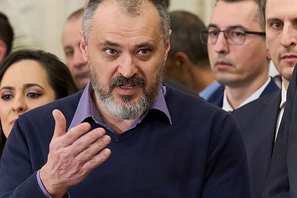 USR cere desființarea a șase instituții publice și spune că banii trebuie tăiați de la sinecuri, nu de la oameni