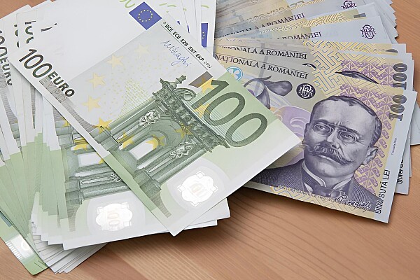 Curs BNR 24 martie 2026. Euro și dolarul scad, aurul revine pe creștere