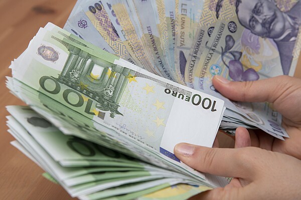 Curs BNR 25 martie 2026. Euro și dolarul scad, iar aurul urcă puternic