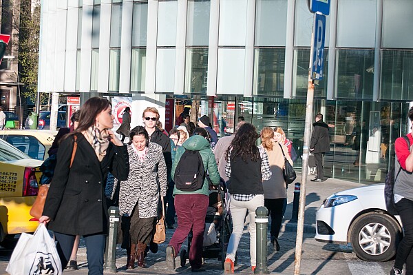 Populația României continuă să scadă, iar copiii sunt tot mai puțini în raport cu vârstnicii, potrivit noilor date INS