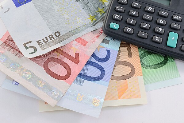 Curs BNR, 7 aprilie 2026. Mișcare importantă la aur, euro rămâne stabil